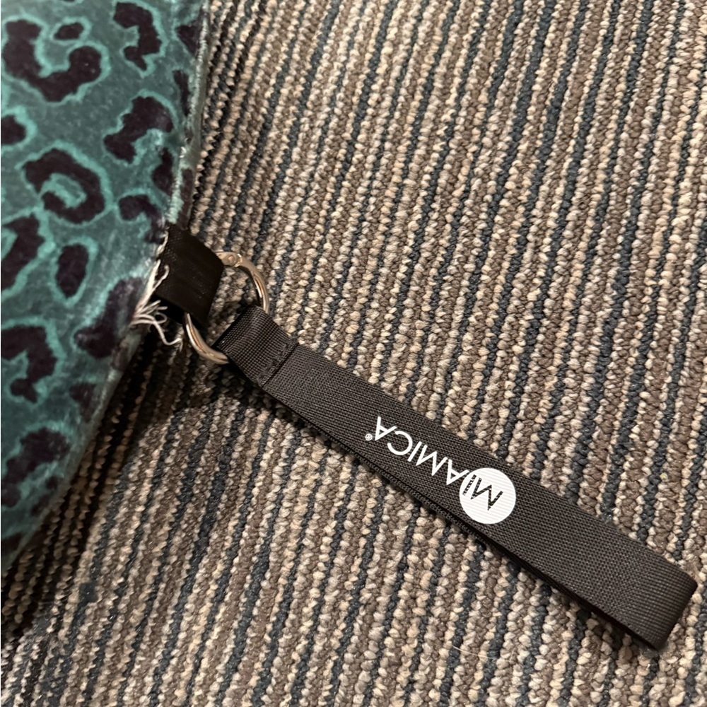 Miamica Leopard Print Neck Pillow - Picture 4 of 5